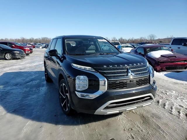 2024 Mitsubishi Outlander - Image 14