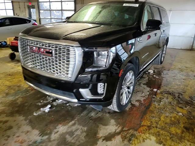 2022 GMC Yukon - Image 12