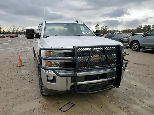 2016 Chevrolet Silverado - Image 11