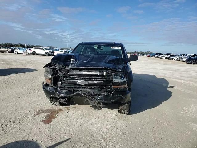 2017 Chevrolet Silverado - Image 11