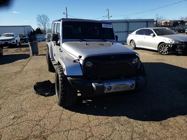 2016 Jeep Wrangler - Image 11