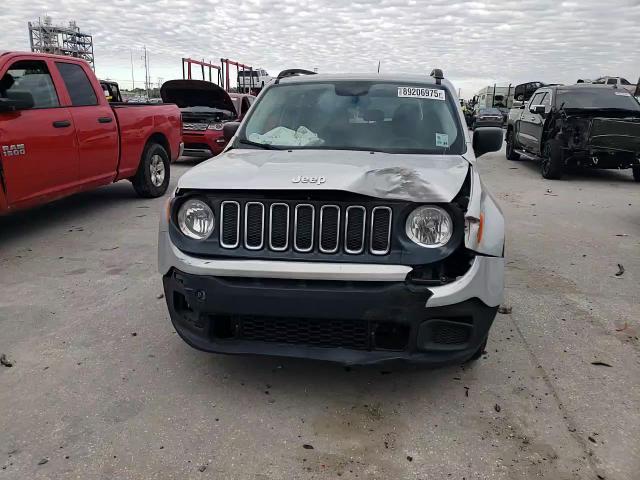 2016 Jeep Renegade - Image 12