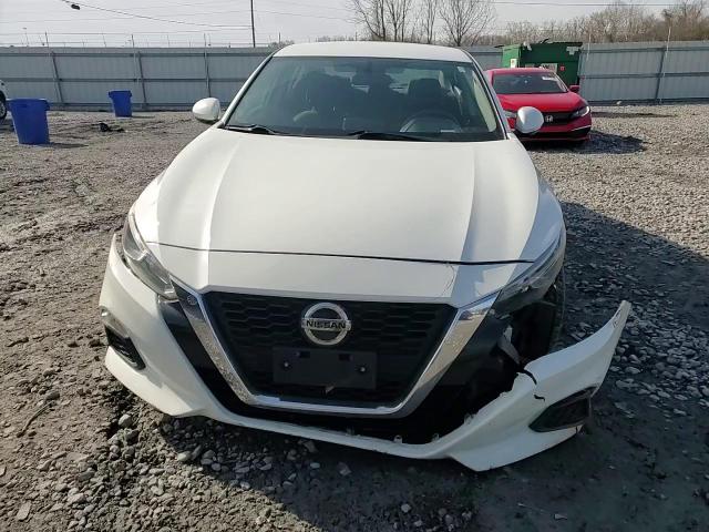 2020 Nissan Altima - Image 10