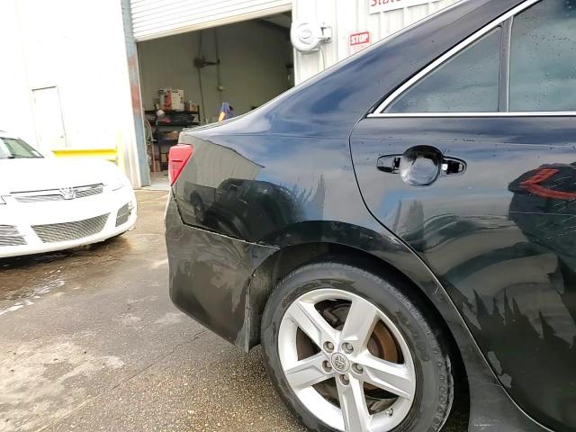 2014 Toyota Camry - Image 13