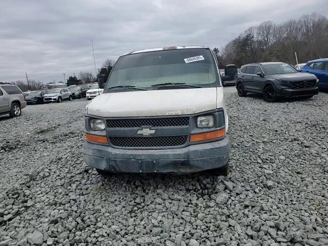 2009 Chevrolet Express - Image 12