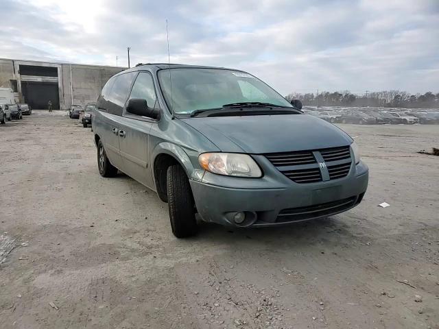 2005 Dodge Caravan - Image 12