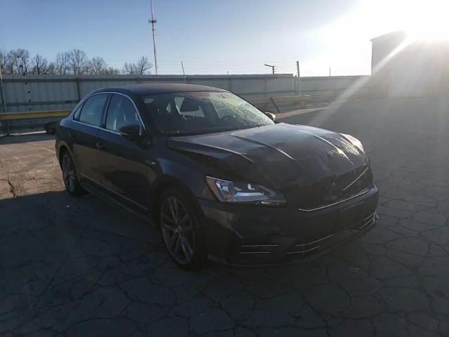 2017 Volkswagen Passat - Image 14