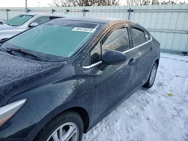 2016 Chevrolet Cruze - Image 11