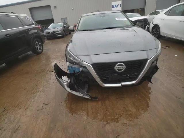 2019 Nissan Altima - Image 14