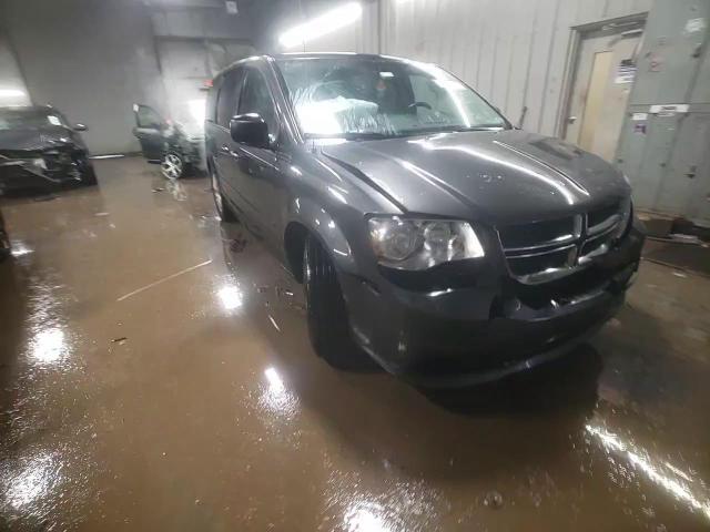 2017 Dodge Caravan - Image 13