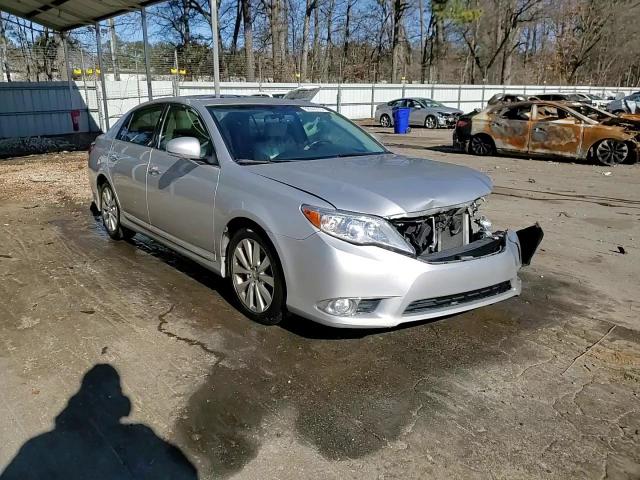 2012 Toyota Avalon - Image 10