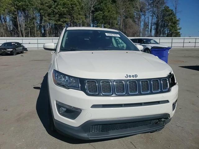 2018 Jeep Compass - Image 12