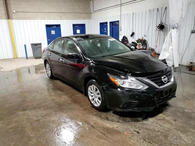 2018 Nissan Altima - Image 13
