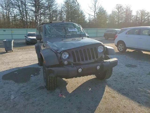 2014 Jeep Wrangler - Image 12