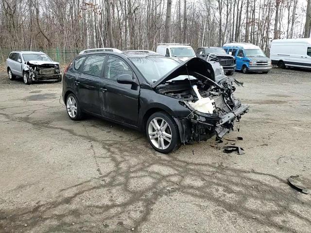 2011 Hyundai Elantra - Image 11