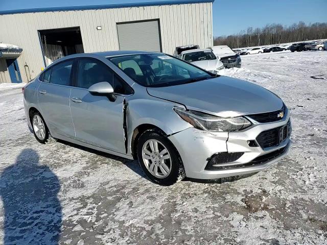 2016 Chevrolet Cruze - Image 13