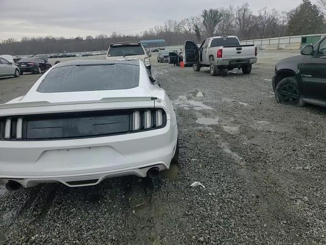 2015 Ford Mustang - Image 12