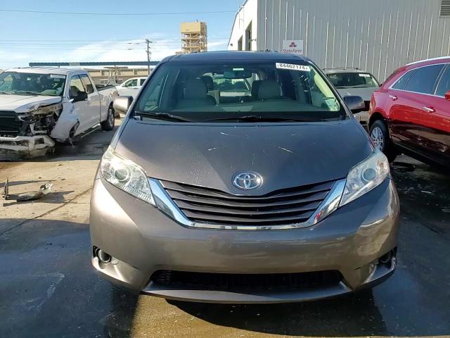 2015 Toyota Sienna - Image 14