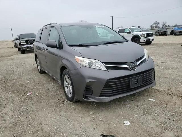 2018 Toyota Sienna - Image 11
