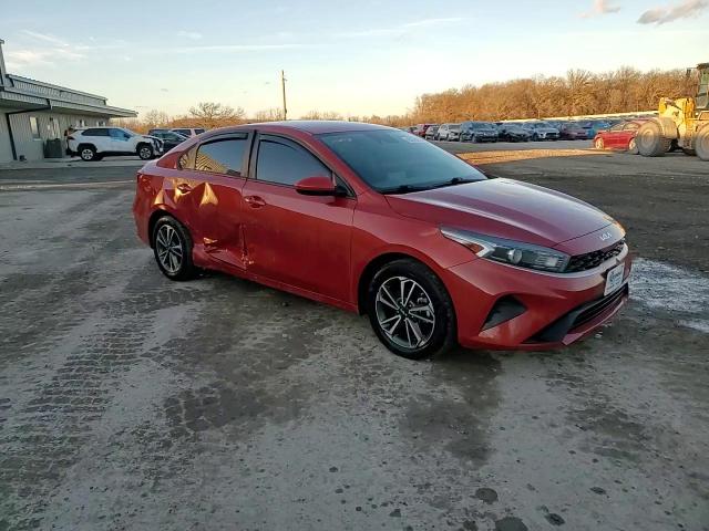 2023 Kia Forte - Image 13