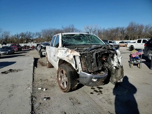 2015 Chevrolet Silverado - Image 11