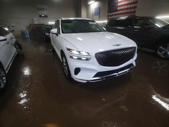 2022 Genesis GV70 - Image 13