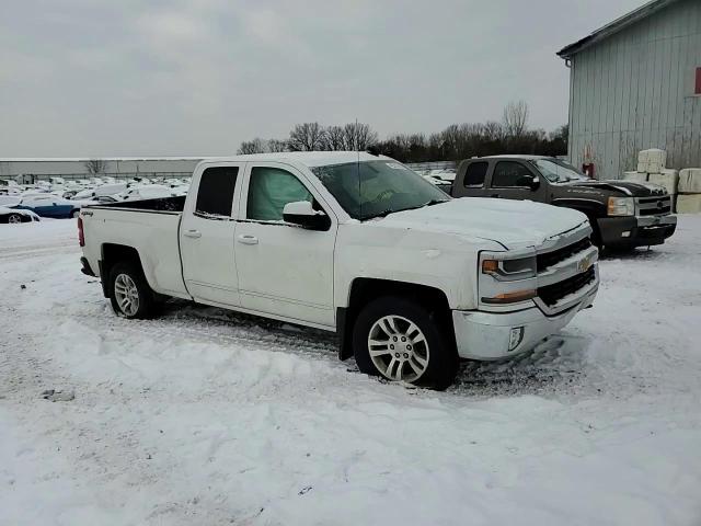 2016 Chevrolet Silverado - Image 11