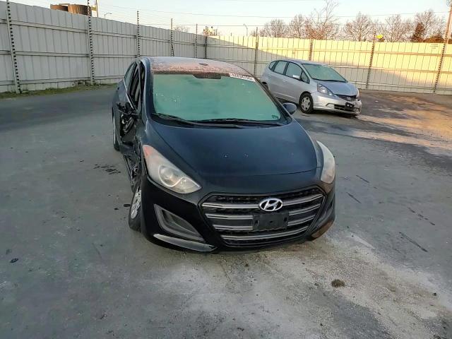 2016 Hyundai Elantra - Image 10
