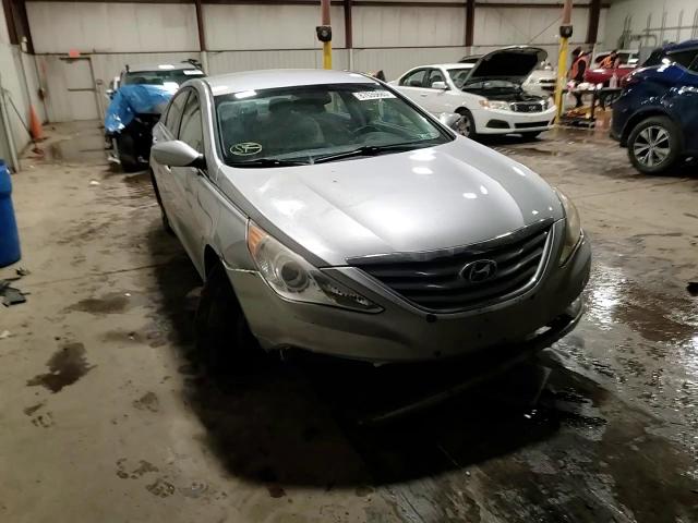2013 Hyundai Sonata - Image 14