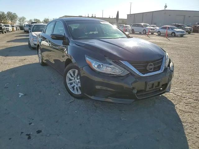 2018 Nissan Altima - Image 13