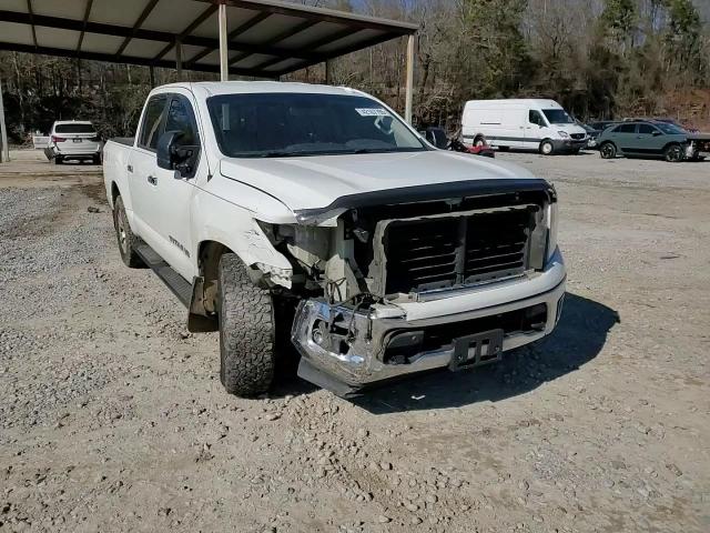 2018 Nissan Titan - Image 11