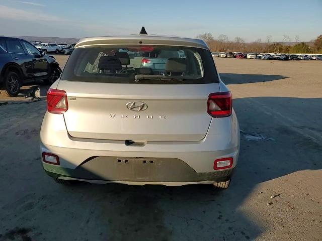 2021 Hyundai Venue - Image 11