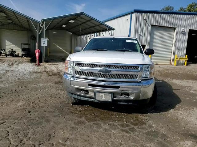 2012 Chevrolet Silverado - Image 13