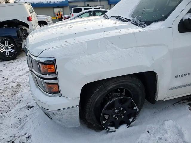 2015 Chevrolet Silverado - Image 11