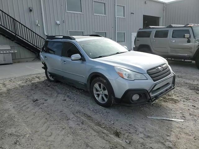 2014 Subaru Outback - Image 12