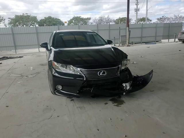 2014 Lexus ES - Image 13