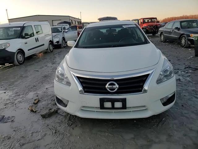 2015 Nissan Altima - Image 13