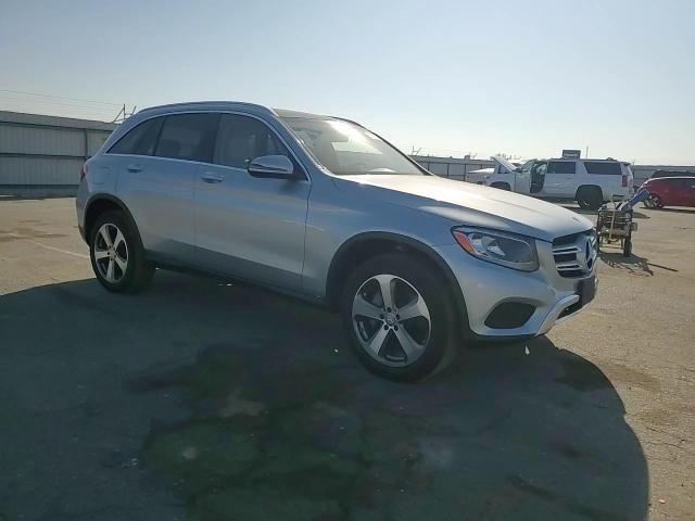 2016 Mercedes-Benz GLC - Image 10