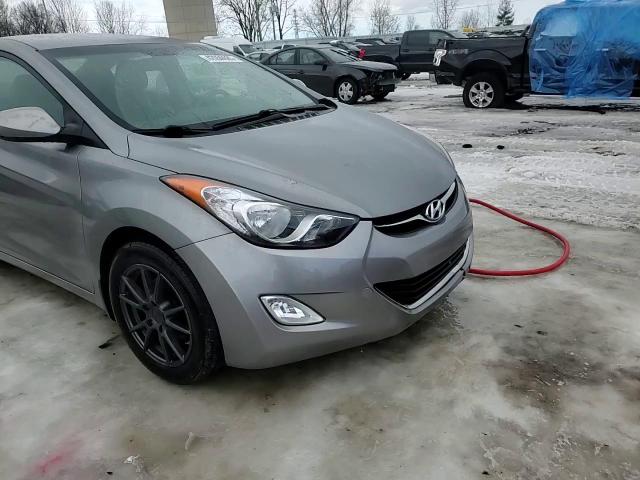 2013 Hyundai Elantra - Image 13