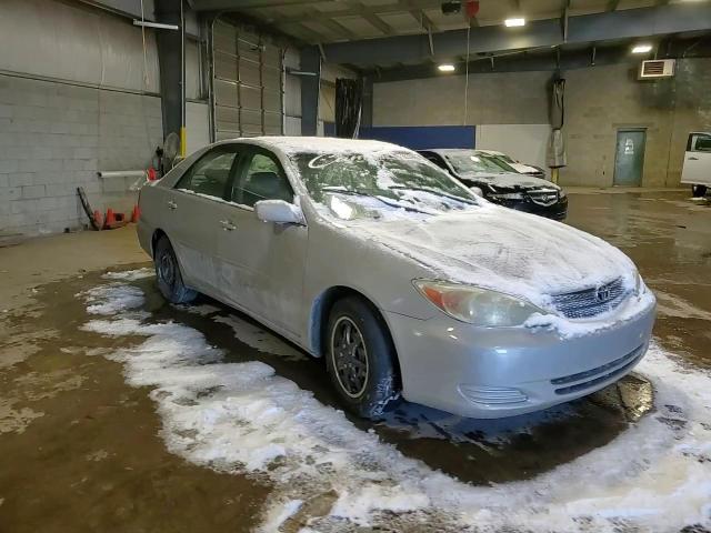 2004 Toyota Camry - Image 11