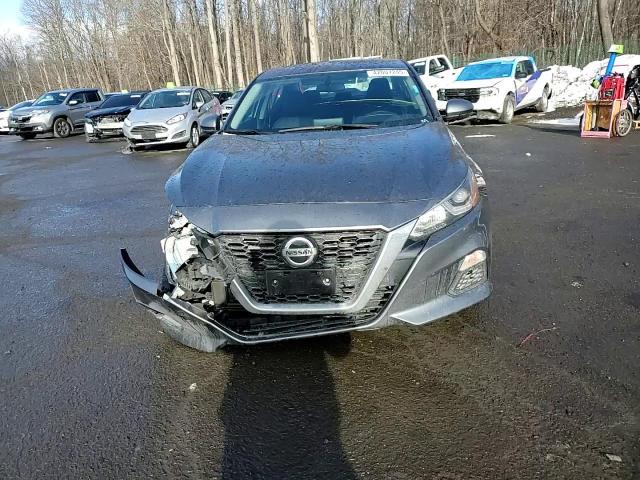 2020 Nissan Altima - Image 10