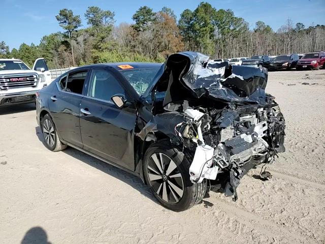 2021 Nissan Altima - Image 10
