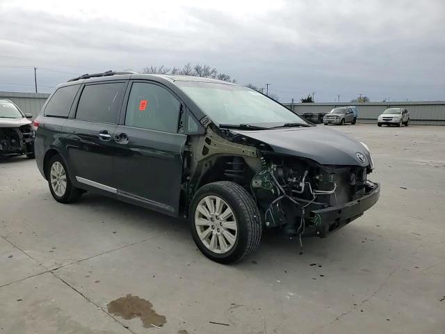 2014 Toyota Sienna - Image 12