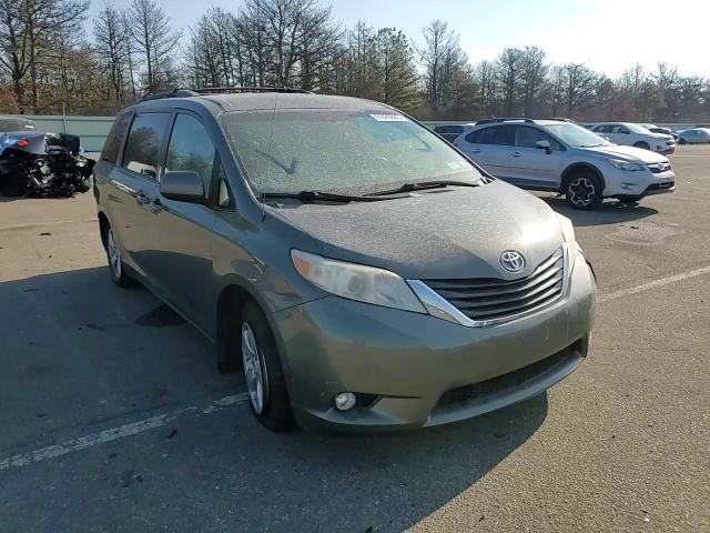 2012 Toyota Sienna - Image 12