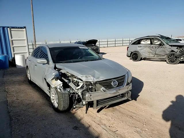 2016 Nissan Altima - Image 10