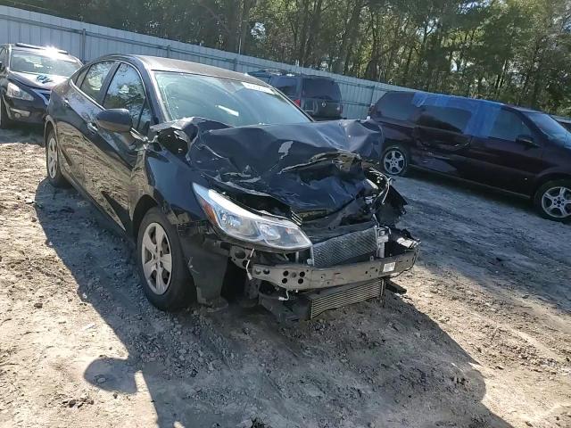 2018 Chevrolet Cruze - Image 13