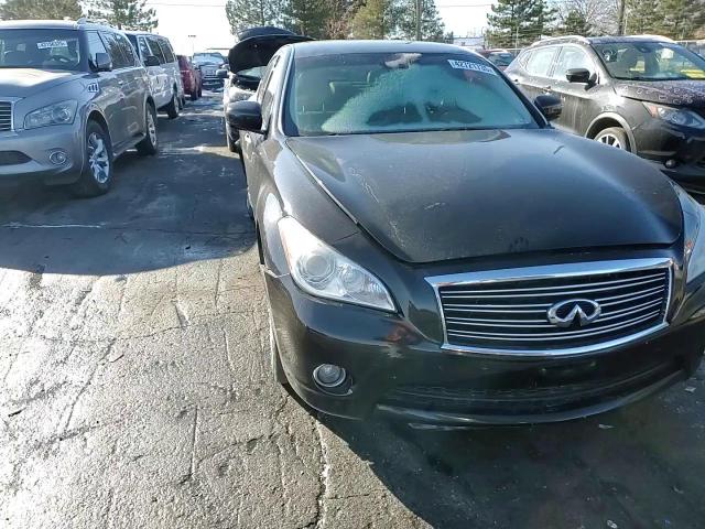 2012 Infiniti M - Image 11