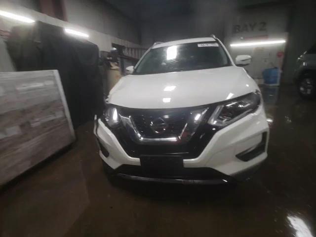 2017 Nissan Rogue - Image 13