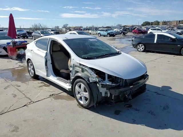 2013 Hyundai Elantra - Image 14