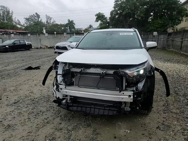 2024 Toyota RAV 4 - Image 11